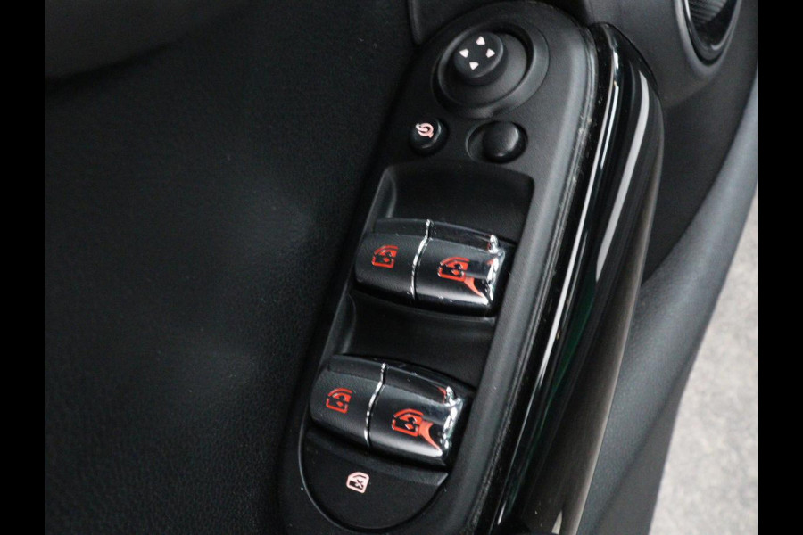 MINI Cooper 1.5 Business Edition | Harman/Kardon | Carplay | Verwarmde voorruit | Navigatie | Full LED | Half leder | Parkeerhulp | Climate control | Cruise control | Bluetooth | British Racing Green