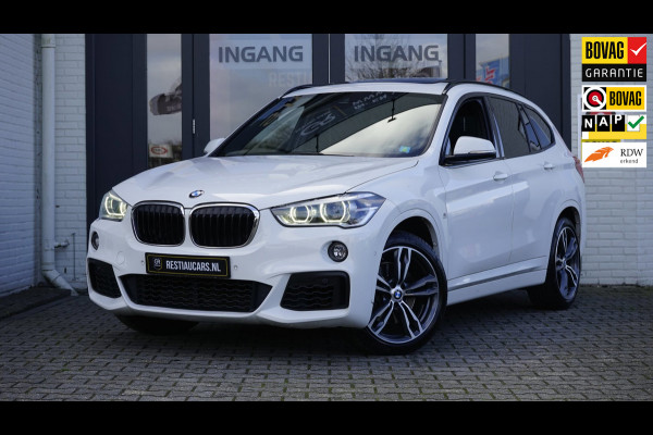 BMW X1 SDrive20i M Sport Shadowline CAMERA-CLIMA-CRUISE-FULL LED-HEADUP-LEDER-NAVIGATIE-PANORAMA-STOELVERWARMING-TREKHAAK