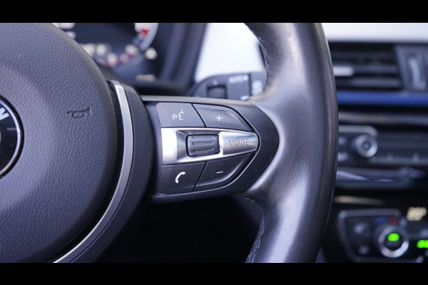 BMW X1 SDrive20i M Sport Shadowline CAMERA-CLIMA-CRUISE-FULL LED-HEADUP-LEDER-NAVIGATIE-PANORAMA-STOELVERWARMING-TREKHAAK