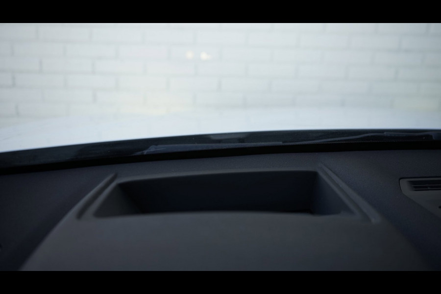 BMW X1 SDrive20i M Sport Shadowline CAMERA-CLIMA-CRUISE-FULL LED-HEADUP-LEDER-NAVIGATIE-PANORAMA-STOELVERWARMING-TREKHAAK