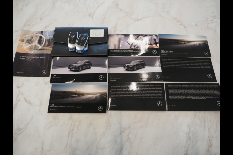 Mercedes-Benz GLC 300e 4MATIC AMG | Panoramadak | 360 | Leder | Virtual | Stoelverwarming | Dodehoek | LED