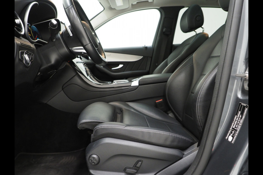 Mercedes-Benz GLC 300e 4MATIC AMG | Panoramadak | 360 | Leder | Virtual | Stoelverwarming | Dodehoek | LED