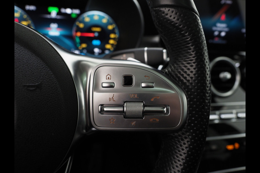 Mercedes-Benz GLC 300e 4MATIC AMG | Panoramadak | 360 | Leder | Virtual | Stoelverwarming | Dodehoek | LED