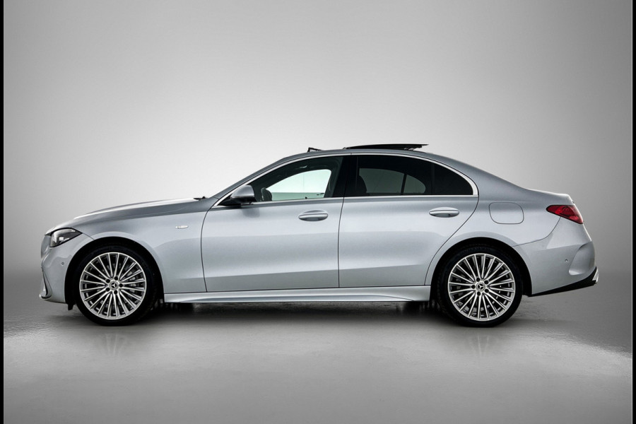 Mercedes-Benz C-Klasse 300 e Business Solution AMG AMG Line | Panorama Schuif-Kanteldak | Distronic | Lederen bekleding | Alarm | Parkeerpakket met 360°-camera | 20 Inch AMG Velgen. Inclusief 24 maanden Mercedes-Benz Certified garantie voor Europa.