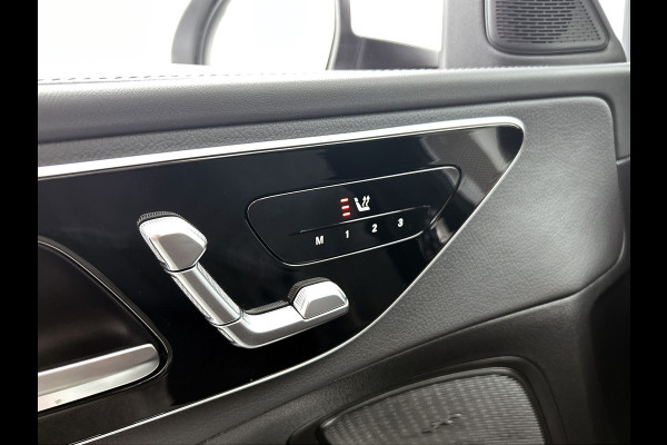 Mercedes-Benz C-Klasse 300 e Business Solution AMG AMG Line | Panorama Schuif-Kanteldak | Distronic | Lederen bekleding | Alarm | Parkeerpakket met 360°-camera | 20 Inch AMG Velgen. Inclusief 24 maanden Mercedes-Benz Certified garantie voor Europa.