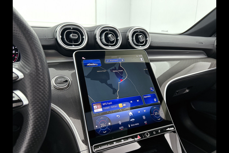 Mercedes-Benz C-Klasse 300 e Business Solution AMG AMG Line | Panorama Schuif-Kanteldak | Distronic | Lederen bekleding | Alarm | Parkeerpakket met 360°-camera | 20 Inch AMG Velgen. Inclusief 24 maanden Mercedes-Benz Certified garantie voor Europa.