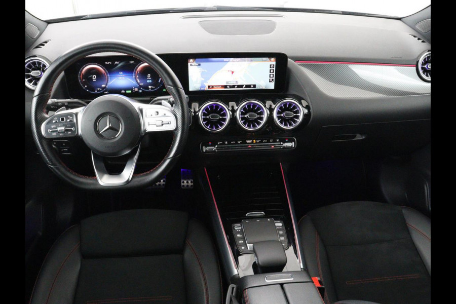 Mercedes-Benz GLA 250e AMG Night | Adaptive cruise | Stoelverwarming | Camera | Half leder | Park Assist | Leder/Alcantara | Widescreen | Sfeerverlichting | Climate control | PHEV | Plug In