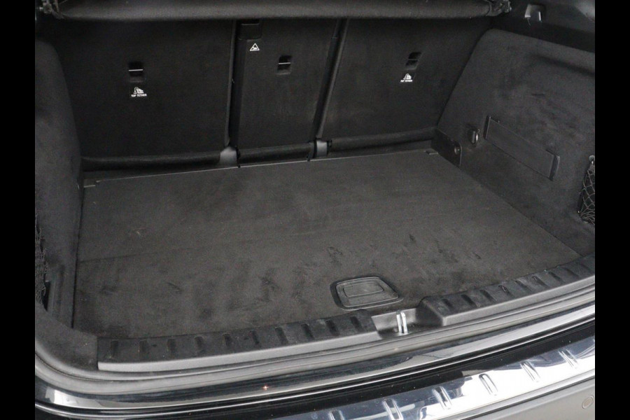 Mercedes-Benz GLA 250e AMG Night | Adaptive cruise | Stoelverwarming | Camera | Half leder | Park Assist | Leder/Alcantara | Widescreen | Sfeerverlichting | Climate control | PHEV | Plug In