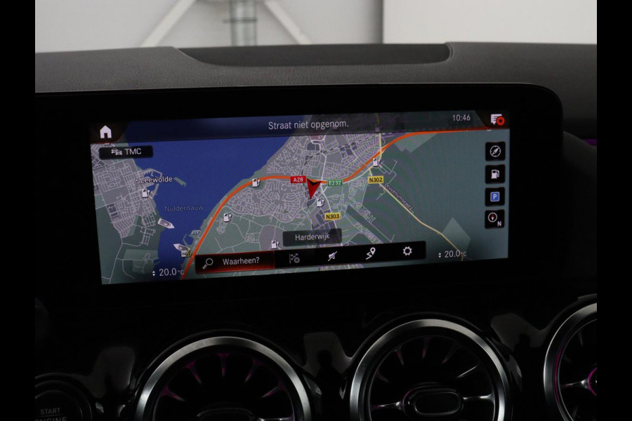 Mercedes-Benz GLA 250e AMG Night | Adaptive cruise | Stoelverwarming | Camera | Half leder | Park Assist | Leder/Alcantara | Widescreen | Sfeerverlichting | Climate control | PHEV | Plug In