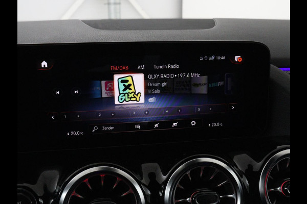 Mercedes-Benz GLA 250e AMG Night | Adaptive cruise | Stoelverwarming | Camera | Half leder | Park Assist | Leder/Alcantara | Widescreen | Sfeerverlichting | Climate control | PHEV | Plug In