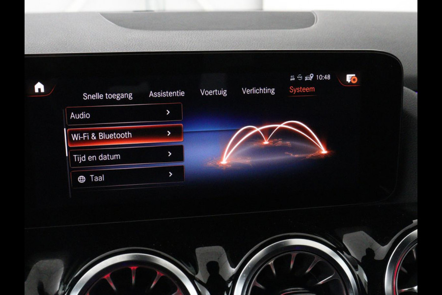 Mercedes-Benz GLA 250e AMG Night | Adaptive cruise | Stoelverwarming | Camera | Half leder | Park Assist | Leder/Alcantara | Widescreen | Sfeerverlichting | Climate control | PHEV | Plug In