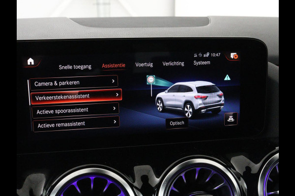 Mercedes-Benz GLA 250e AMG Night | Adaptive cruise | Stoelverwarming | Camera | Half leder | Park Assist | Leder/Alcantara | Widescreen | Sfeerverlichting | Climate control | PHEV | Plug In