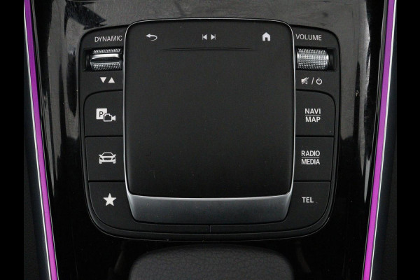 Mercedes-Benz GLA 250e AMG Night | Adaptive cruise | Stoelverwarming | Camera | Half leder | Park Assist | Leder/Alcantara | Widescreen | Sfeerverlichting | Climate control | PHEV | Plug In