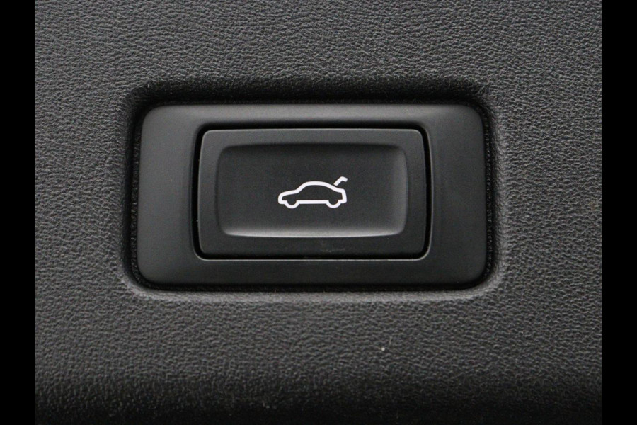 Audi Q4 e-tron 35 Launch edition Advanced 55 kWh | Warmtepomp | Stoelverwarming | Matrix LED | Carplay | Virtual Cockpit | Parkeerhulp | 19'' | Sportstoelen | Navigatie | Cruise control