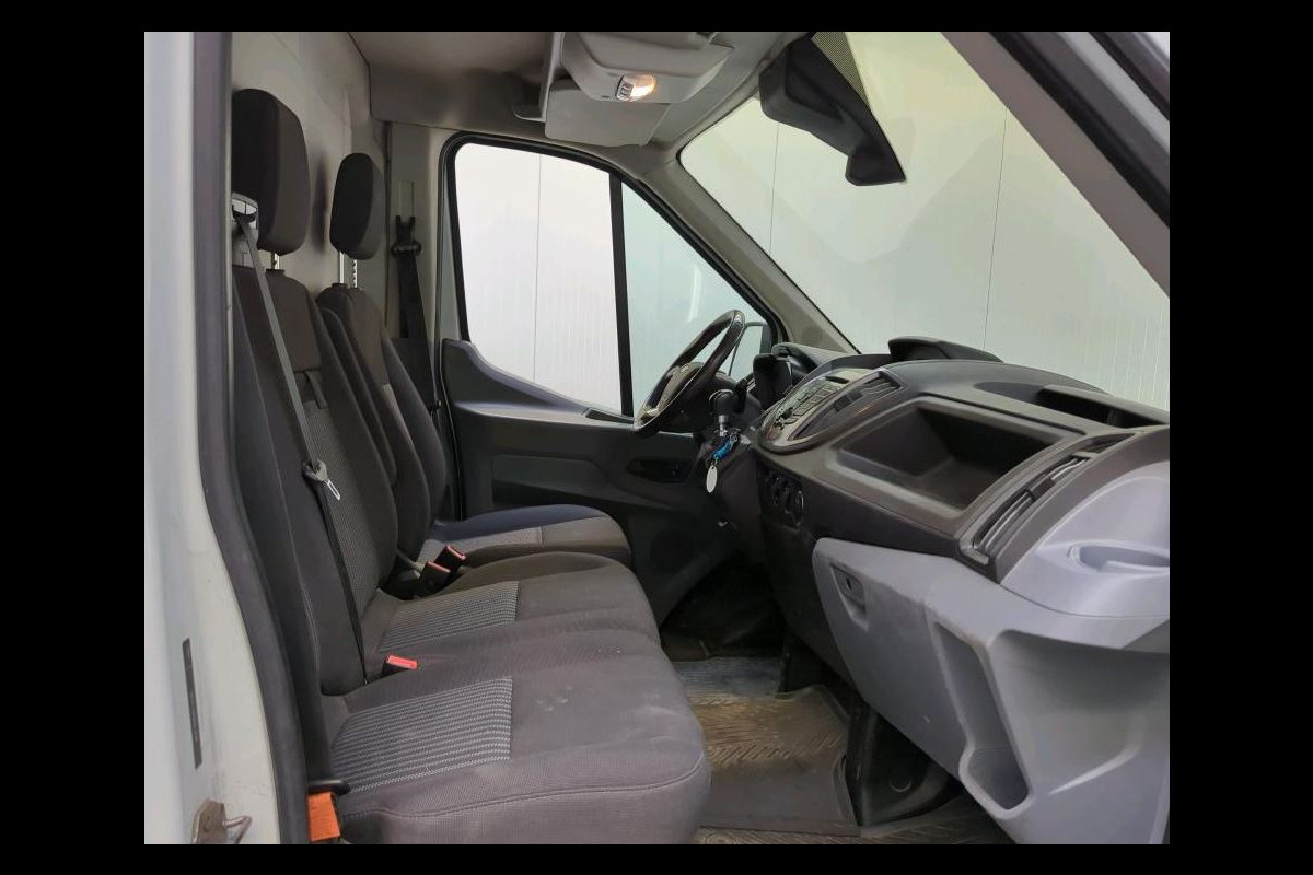 Ford Transit 2.0 TDCI L2H2 3Pers. / Pdc.V+A / Airco / Radio multimedia / Imperial / Apk 06-2025