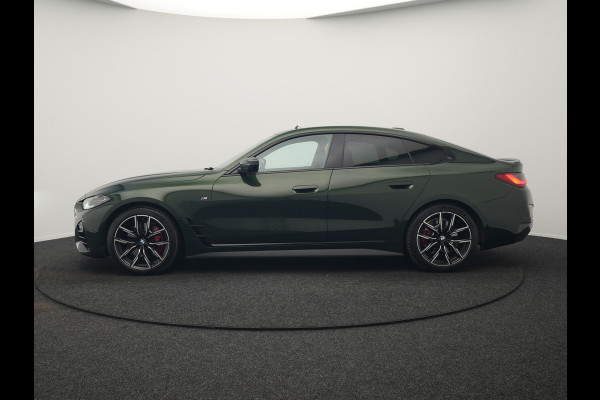 BMW 4 Serie Coupé 430i M Sport 245pk Dealer O.H Sanremo Green | Panodak | Lederen Competition Stoelen Memory & Verwarmd | Adaptive Onderstel | 360 Camera | Harman & Kardon | 19" L.M | Carbon | Apple Carplay | Navigatie | Blis | Virtual | DAB |
