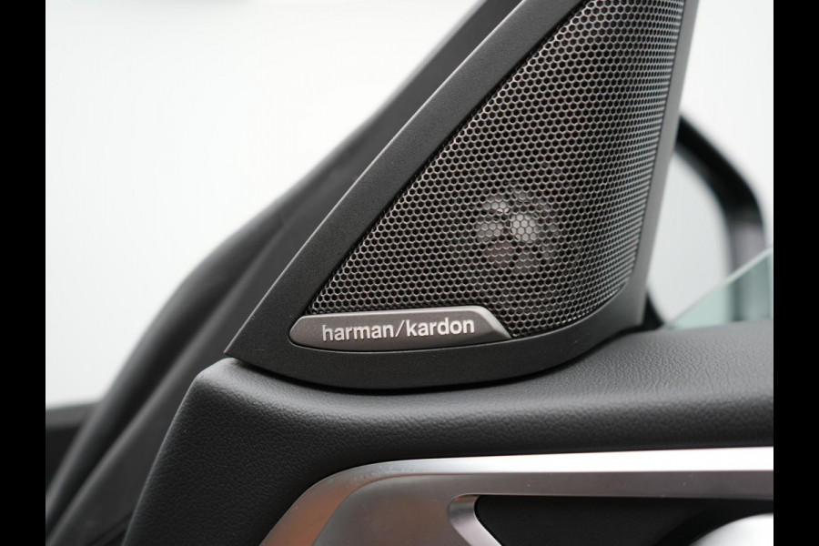 BMW 4 Serie Coupé 430i M Sport 245pk Dealer O.H Sanremo Green | Panodak | Lederen Competition Stoelen Memory & Verwarmd | Adaptive Onderstel | 360 Camera | Harman & Kardon | 19" L.M | Carbon | Apple Carplay | Navigatie | Blis | Virtual | DAB |