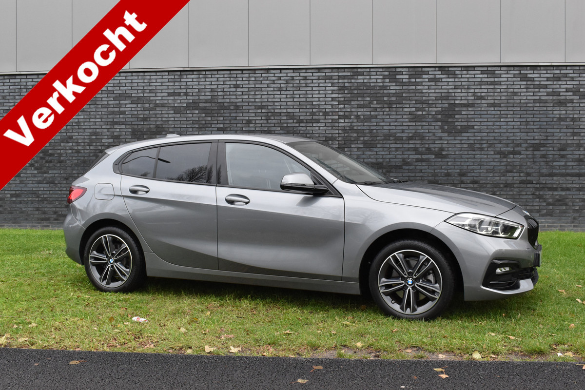 BMW 1-serie 118i Sport Line 1.5 100kW Automaat/Navigatie/carplay/stoelverwarming/btw auto