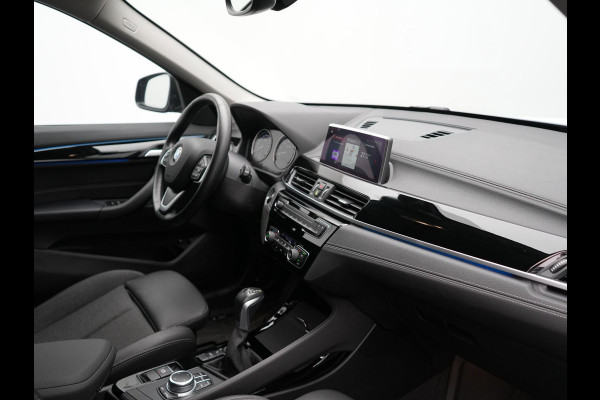 BMW X1 xDrive25e Sportline PHEV 221pk Dealer O.H. | Trekhaak Afn. | Adaptive Cruise | Camera | Sportstoelen Verwarmd | Sfeerverlichting | Keyless | LED Koplampen | Navigatie | DAB | Plug In Hybrid