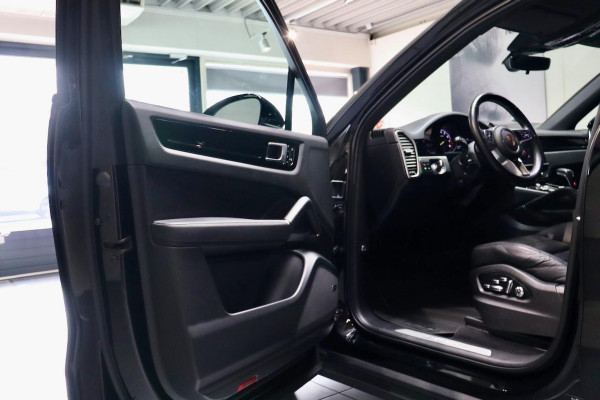 Porsche Cayenne Coupé 3.0 E-Hybrid|PSCB|SoftCl|18weg|Sport Chrono