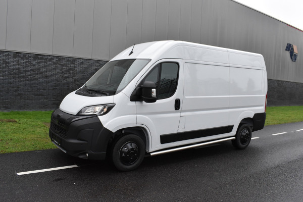 Peugeot Boxer 2.2 BlueHDi 140 S&S L2H2 3.3t Euro 6 Nieuwe registratie 2024/ GEEN BPM/ L2H2/ achteruitrijcamera verzwaard verenpakket, pakket City plus