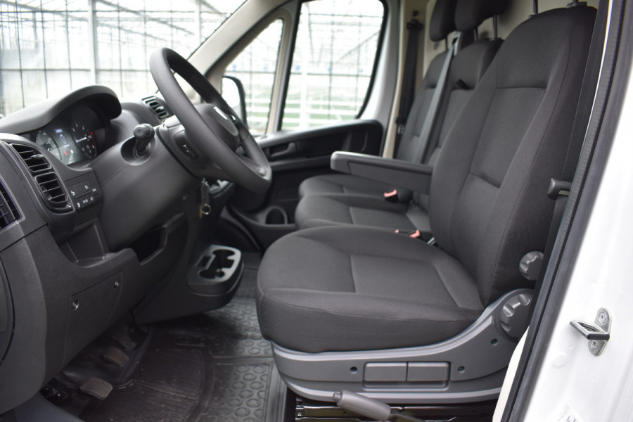 Peugeot Boxer 2.2 BlueHDi 140 S&S L2H2 3.3t Euro 6 Nieuwe registratie 2024/ GEEN BPM/ L2H2/ achteruitrijcamera verzwaard verenpakket, pakket City plus