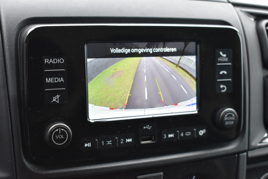 Peugeot Boxer 2.2 BlueHDi 140 S&S L2H2 3.3t Euro 6 Nieuwe registratie 2024/ GEEN BPM/ L2H2/ achteruitrijcamera verzwaard verenpakket, pakket City plus