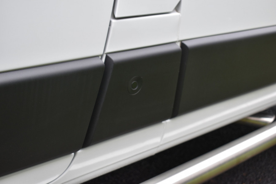 Peugeot Boxer 2.2 BlueHDi 140 S&S L2H2 3.3t Euro 6 Nieuwe registratie 2024/ GEEN BPM/ L2H2/ achteruitrijcamera verzwaard verenpakket, pakket City plus