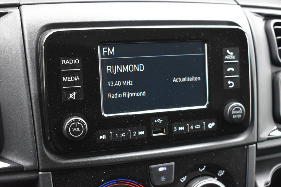 Peugeot Boxer 2.2 BlueHDi 140 S&S L2H2 3.3t Euro 6 Nieuwe registratie 2024/ GEEN BPM/ L2H2/ achteruitrijcamera verzwaard verenpakket, pakket City plus