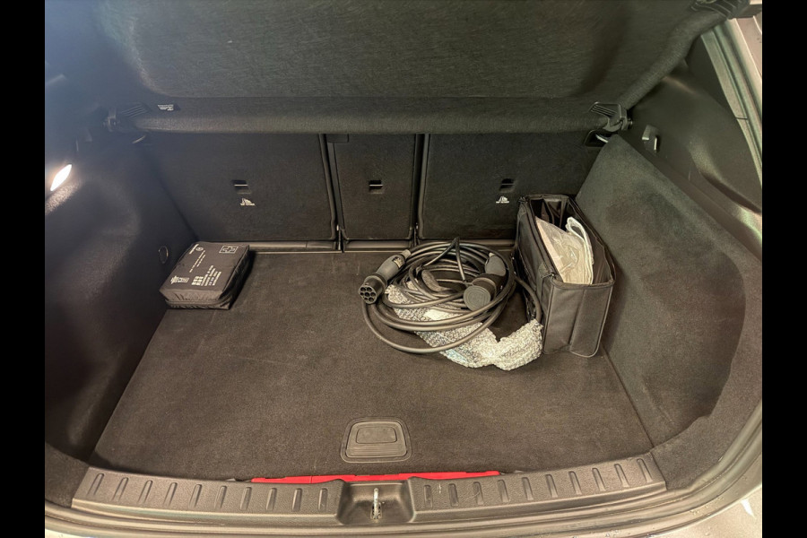 Mercedes-Benz GLA 250 e AMG SOH-TEST/ PANO/LEDER/H-UP/STOEL-M/BURMESTER/BAB/CARPLAY/SFEERVERL///