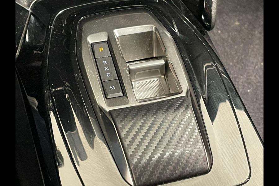 Peugeot 208 1.2 PureTech 100pk Automaat Allure Pack Peugeot 208 1.2 PureTech 100pk Aut. Allure Pack Navigatie Apple Carplay/Android Auto Camera Parkeersensor achter Cruise Control Virtual Cockpit Climate Control Getinte ramen
