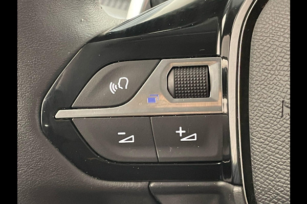 Peugeot 208 1.2 PureTech 100pk Automaat Allure Pack Peugeot 208 1.2 PureTech 100pk Aut. Allure Pack Navigatie Apple Carplay/Android Auto Camera Parkeersensor achter Cruise Control Virtual Cockpit Climate Control Getinte ramen