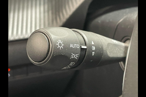 Peugeot 208 1.2 PureTech 100pk Automaat Allure Pack Peugeot 208 1.2 PureTech 100pk Aut. Allure Pack Navigatie Apple Carplay/Android Auto Camera Parkeersensor achter Cruise Control Virtual Cockpit Climate Control Getinte ramen