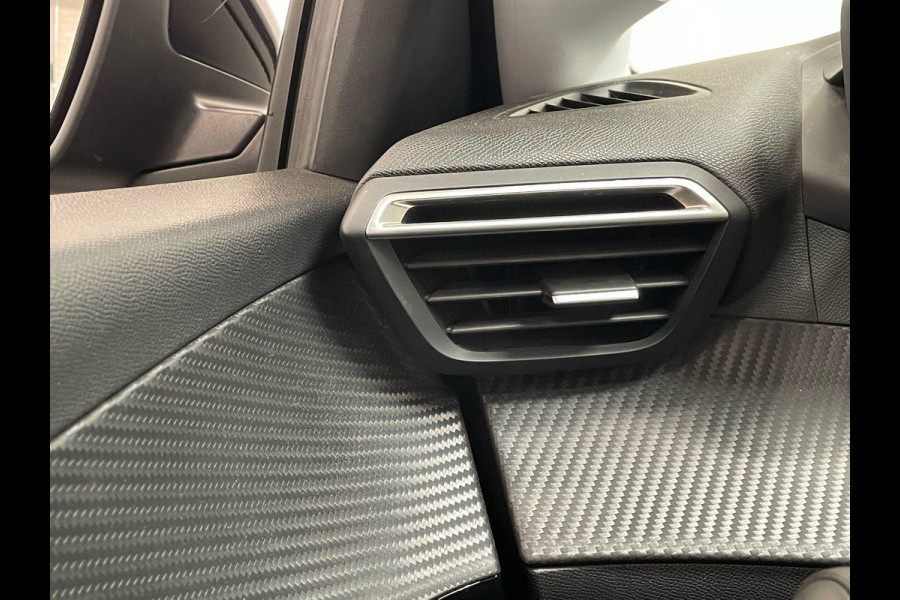 Peugeot 208 1.2 PureTech 100pk Automaat Allure Pack Peugeot 208 1.2 PureTech 100pk Aut. Allure Pack Navigatie Apple Carplay/Android Auto Camera Parkeersensor achter Cruise Control Virtual Cockpit Climate Control Getinte ramen
