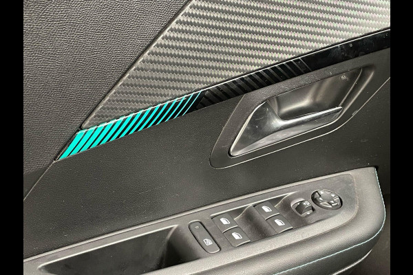 Peugeot 208 1.2 PureTech 100pk Automaat Allure Pack Peugeot 208 1.2 PureTech 100pk Aut. Allure Pack Navigatie Apple Carplay/Android Auto Camera Parkeersensor achter Cruise Control Virtual Cockpit Climate Control Getinte ramen