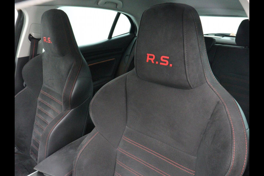 Renault Mégane 1.8 TCe 280 RS | Panoramadak | Head-Up | Stoelverwarming | Alcantara | Carplay | Camera | Sportstoelen | Navigatie | 19'' | Bose Sound | Keyless | Full LED | Dodehoek detectie | Maxton