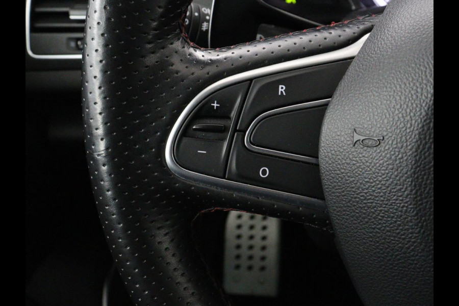 Renault Mégane 1.8 TCe 280 RS | Panoramadak | Head-Up | Stoelverwarming | Alcantara | Carplay | Camera | Sportstoelen | Navigatie | 19'' | Bose Sound | Keyless | Full LED | Dodehoek detectie | Maxton