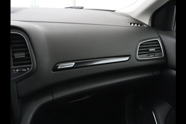 Renault Mégane 1.8 TCe 280 RS | Panoramadak | Head-Up | Stoelverwarming | Alcantara | Carplay | Camera | Sportstoelen | Navigatie | 19'' | Bose Sound | Keyless | Full LED | Dodehoek detectie | Maxton