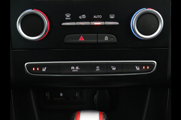 Renault Mégane 1.8 TCe 280 RS | Panoramadak | Head-Up | Stoelverwarming | Alcantara | Carplay | Camera | Sportstoelen | Navigatie | 19'' | Bose Sound | Keyless | Full LED | Dodehoek detectie | Maxton