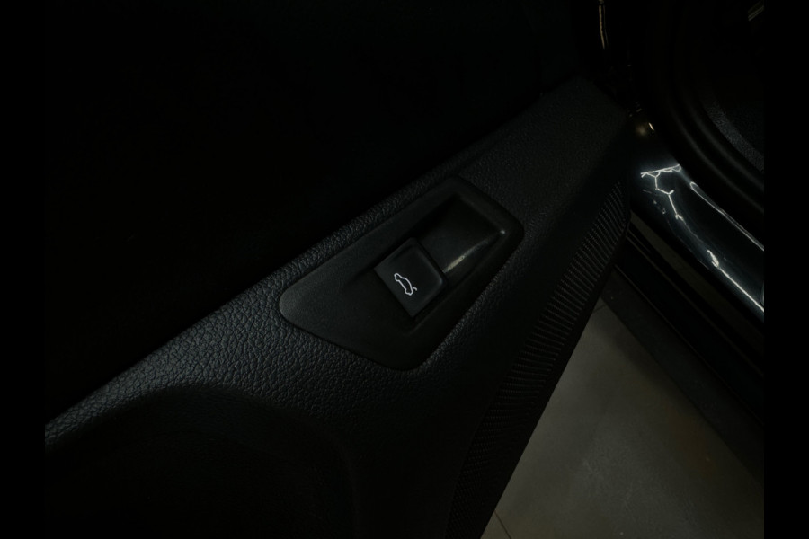 Volkswagen T-Roc 2.0 TSI 4Motion R Pano|Akra|IQ|Keyless|ACC