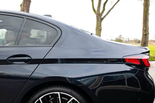 BMW 5 Serie 545e xDrive Business Edition Plus 94% I Schuifdak I H&K I Laser I M -sport I carbon I
