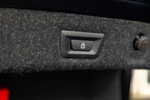 BMW 5 Serie 545e xDrive Business Edition Plus 94% I Schuifdak I H&K I Laser I M -sport I carbon I