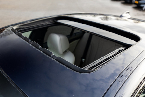 BMW 5 Serie 545e xDrive Business Edition Plus 94% I Schuifdak I H&K I Laser I M -sport I carbon I