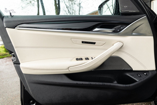 BMW 5 Serie 545e xDrive Business Edition Plus 94% I Schuifdak I H&K I Laser I M -sport I carbon I