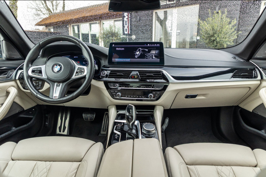 BMW 5 Serie 545e xDrive Business Edition Plus 94% I Schuifdak I H&K I Laser I M -sport I carbon I