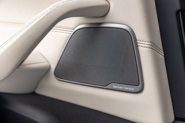 BMW 5 Serie 545e xDrive Business Edition Plus 94% I Schuifdak I H&K I Laser I M -sport I carbon I