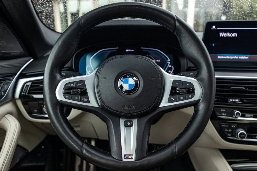 BMW 5 Serie 545e xDrive Business Edition Plus 94% I Schuifdak I H&K I Laser I M -sport I carbon I