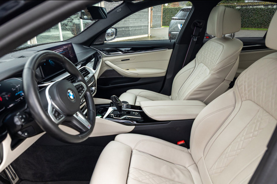 BMW 5 Serie 545e xDrive Business Edition Plus 94% I Schuifdak I H&K I Laser I M -sport I carbon I