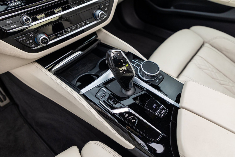 BMW 5 Serie 545e xDrive Business Edition Plus 94% I Schuifdak I H&K I Laser I M -sport I carbon I