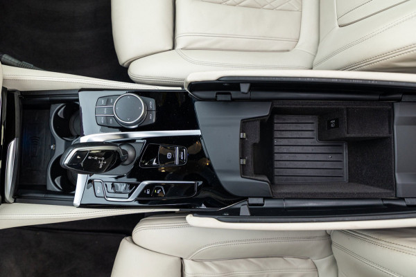 BMW 5 Serie 545e xDrive Business Edition Plus 94% I Schuifdak I H&K I Laser I M -sport I carbon I